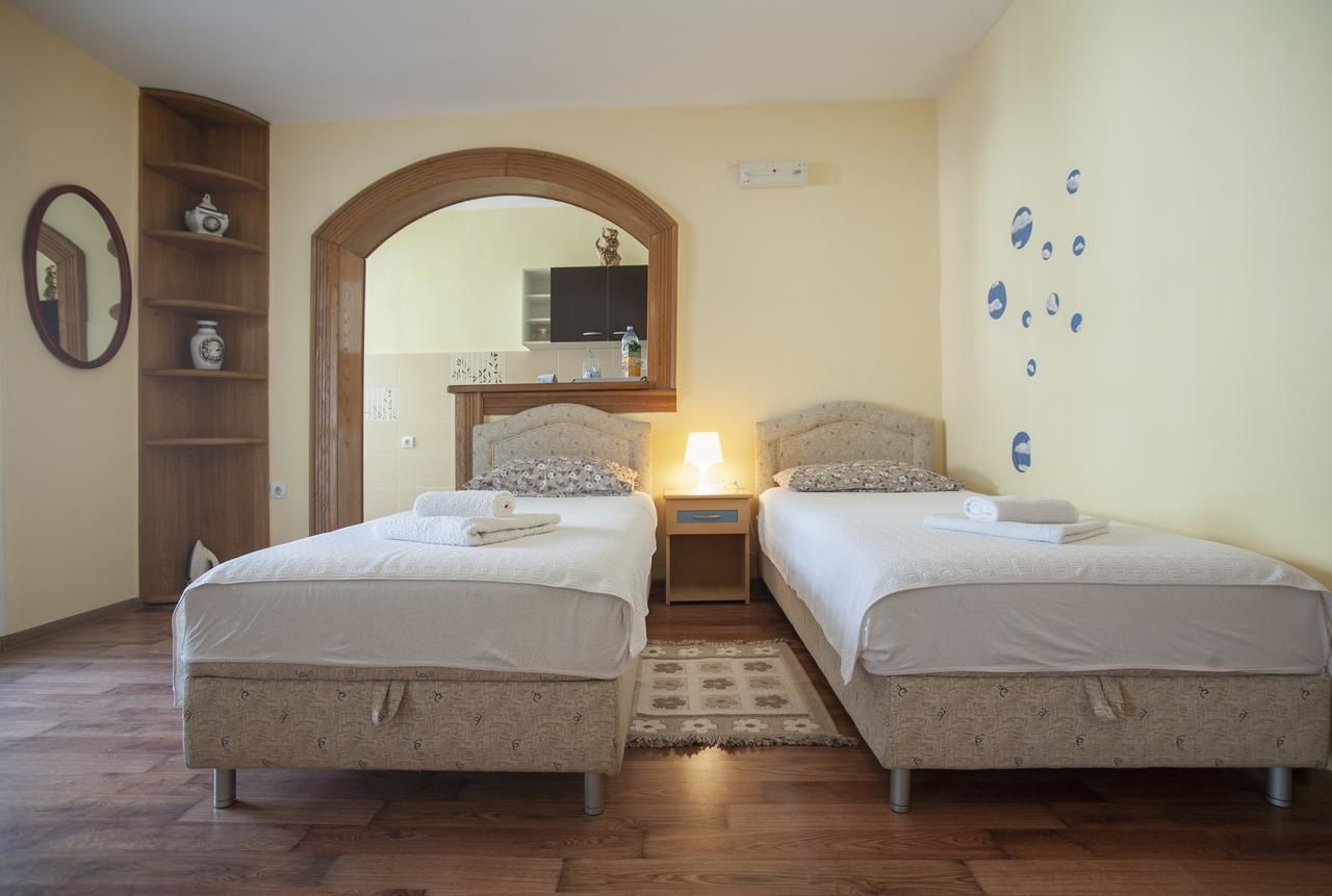 Апартаменты Apartmani Dačo Свети-Стефан